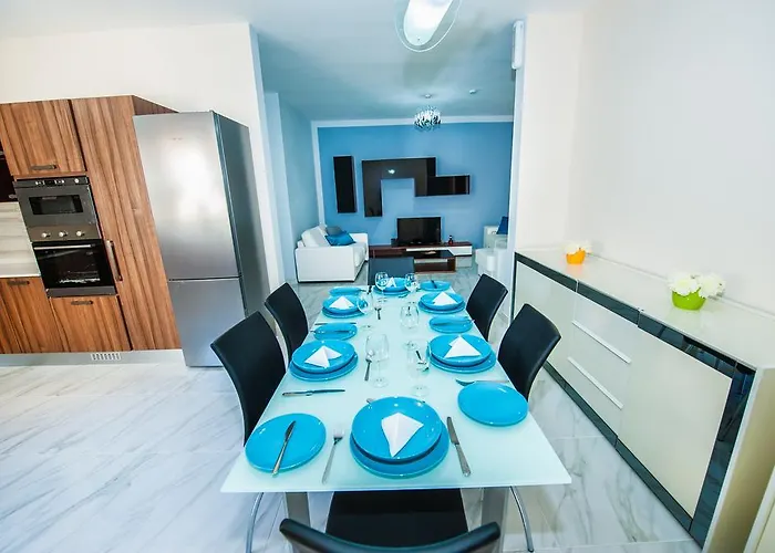 The Waves مرسلوك