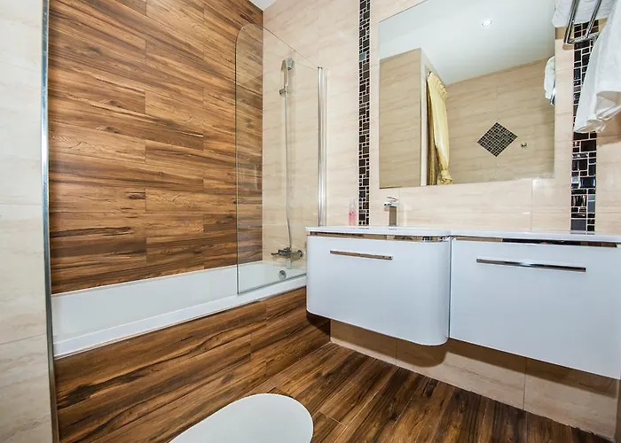 The Waves مرسلوك